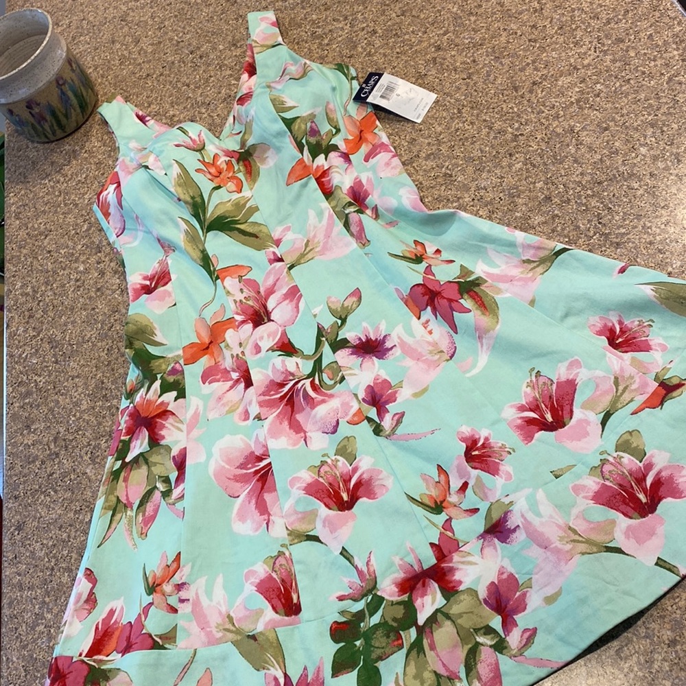 NWT Chaps Floral Feminine V Neck Dress 6  With Minor Imperfections